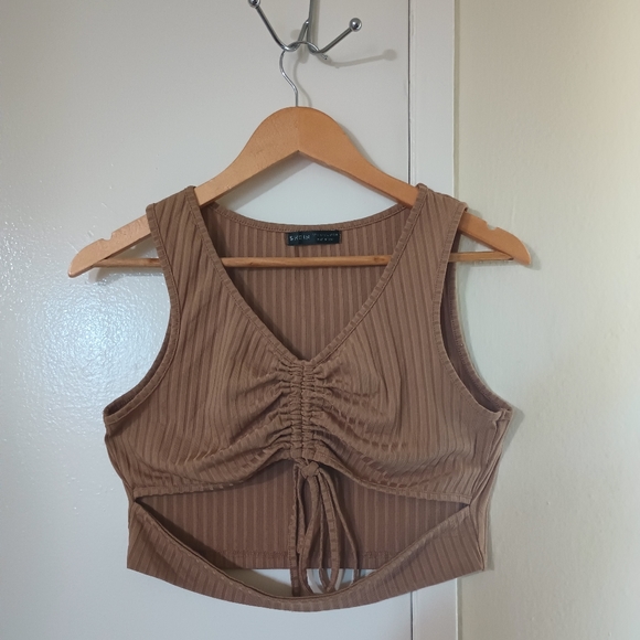 Crop Top - Picture 2 of 3